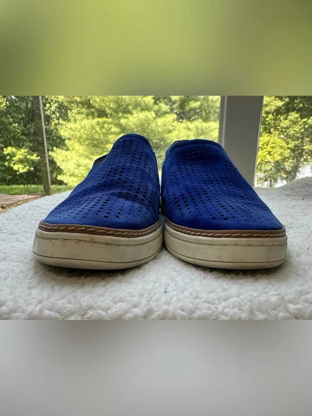 Naturalizer Perforated Slip-On Sneakers in Bright Royal Blue Leather size 7